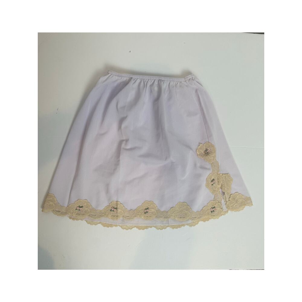 Movie Star Vintage Lavender Nylon Slip Rosebud Lace Medium Short